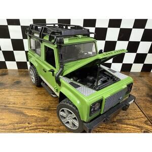 Bruder Defender Station Wagon 1:16 Scale Green Land Rover Germany 2010